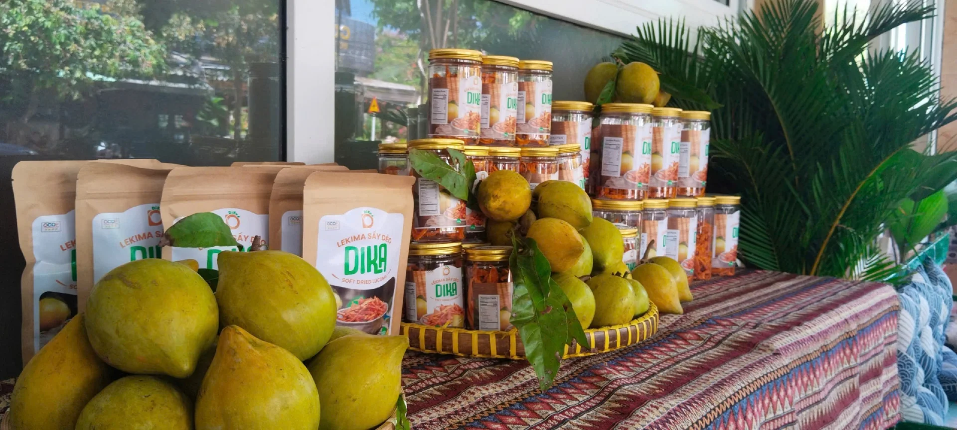 Chính sách giá và hợp tác bán hàng