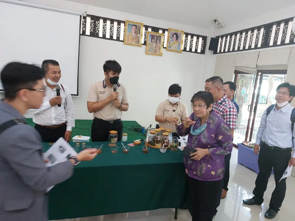 Dika Happy học tập tại Thái Lan