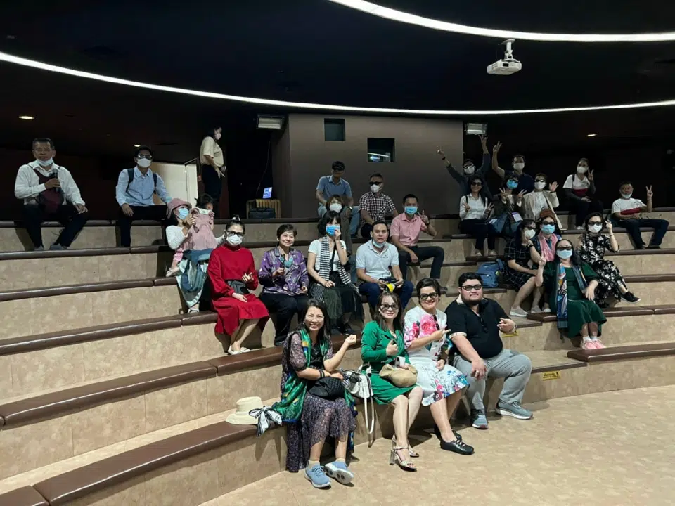 Dika Happy học tập tại Thái Lan