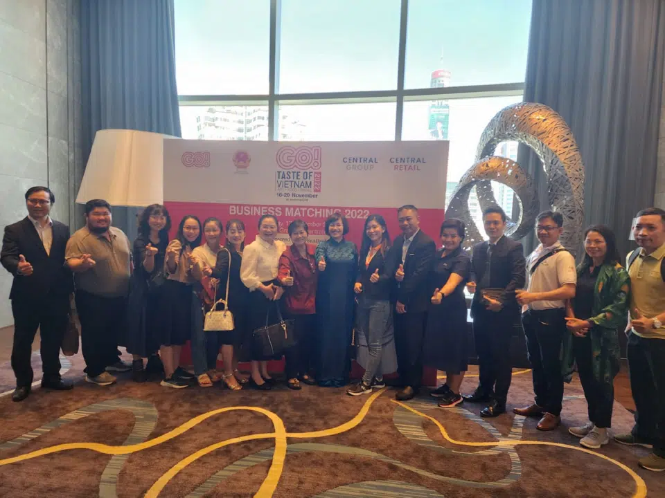 Dika Happy học tập tại Thái Lan