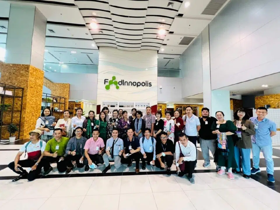 Dika Happy học tập tại Thái Lan