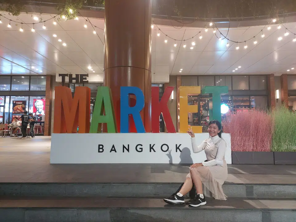 Dika Happy học tập tại Thái Lan