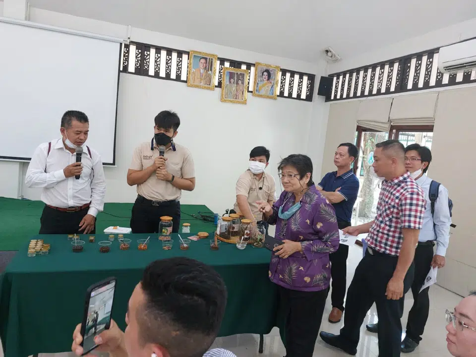 Dika Happy học tập tại Thái Lan