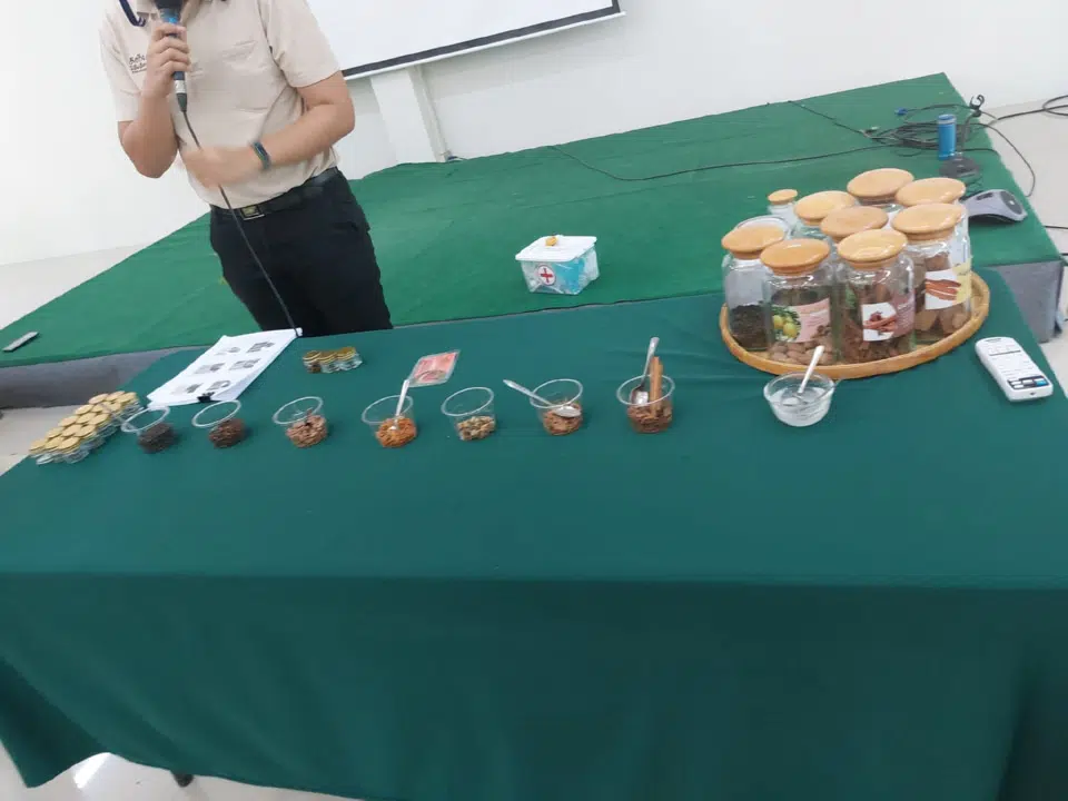 Dika Happy học tập tại Thái Lan