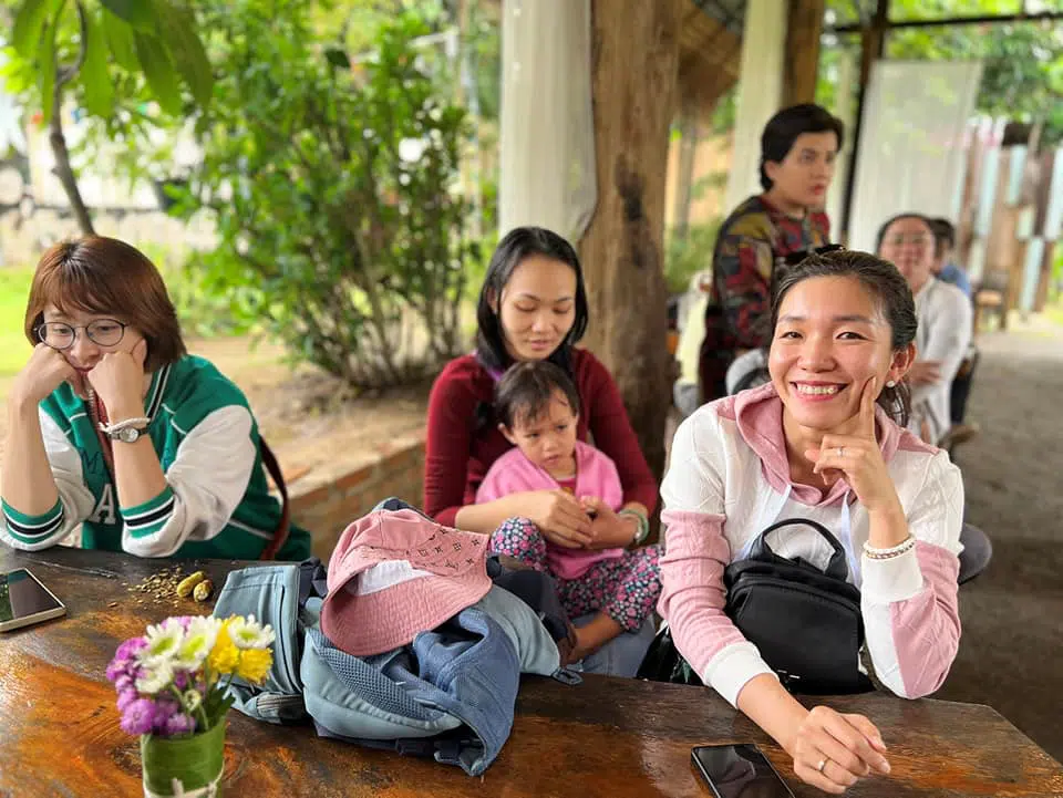 Dika Happy học tập tại Thái Lan