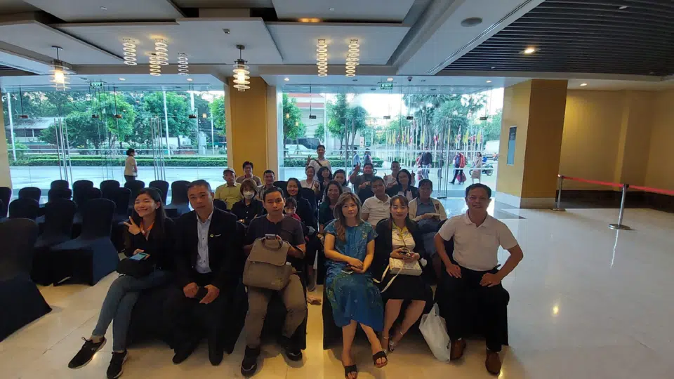 Dika Happy học tập tại Thái Lan