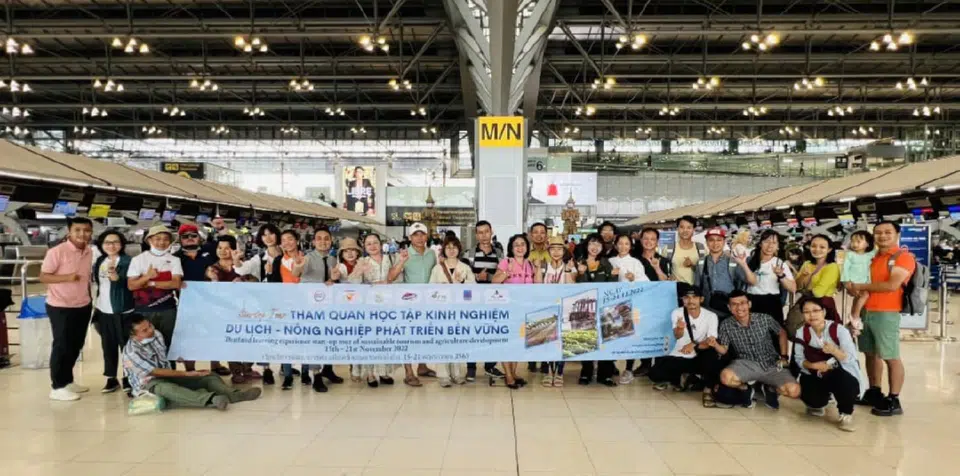 Dika Happy học tập tại Thái Lan