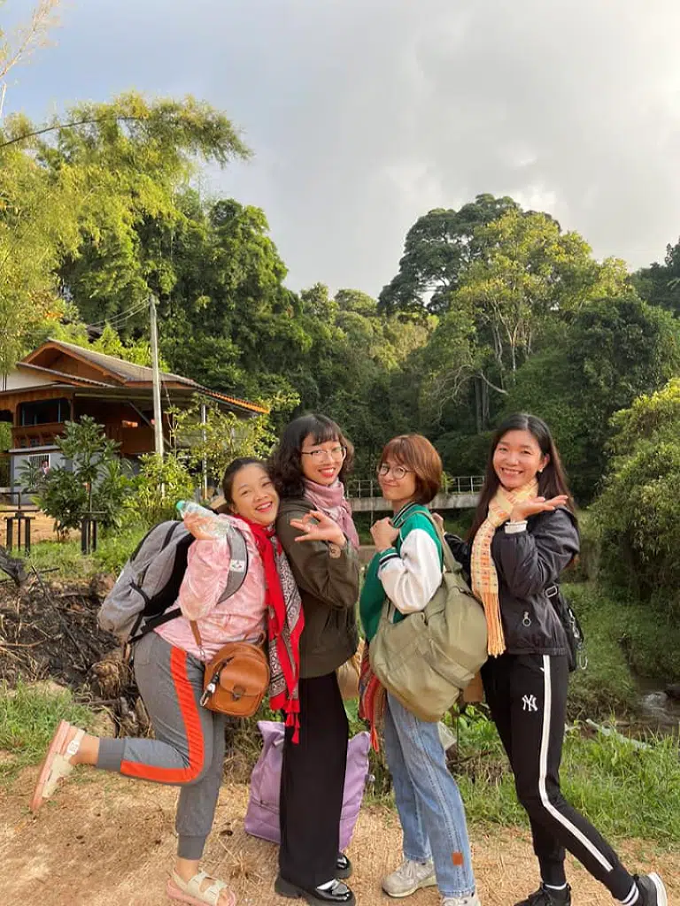 Dika Happy học tập tại Thái Lan