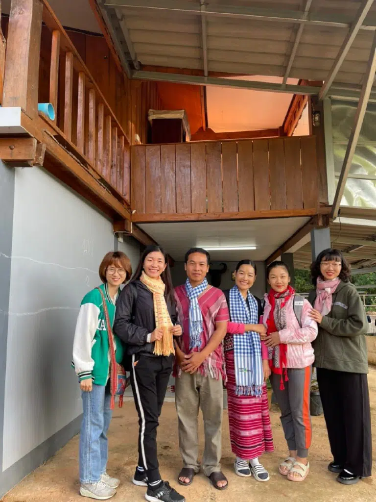 Dika Happy học tập tại Thái Lan