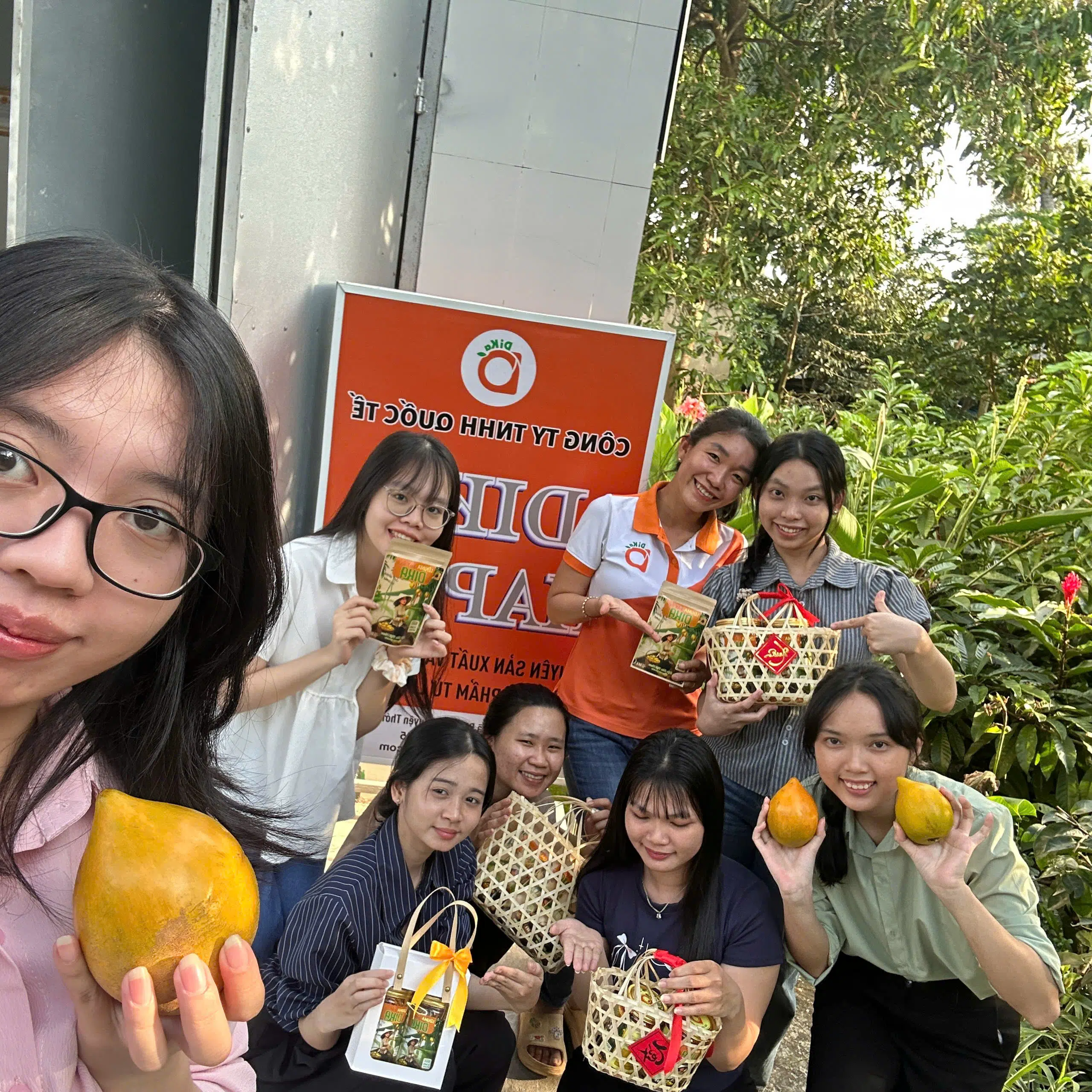 Đầu năm không đi xa, tụi mình về vườn Lêkima nè