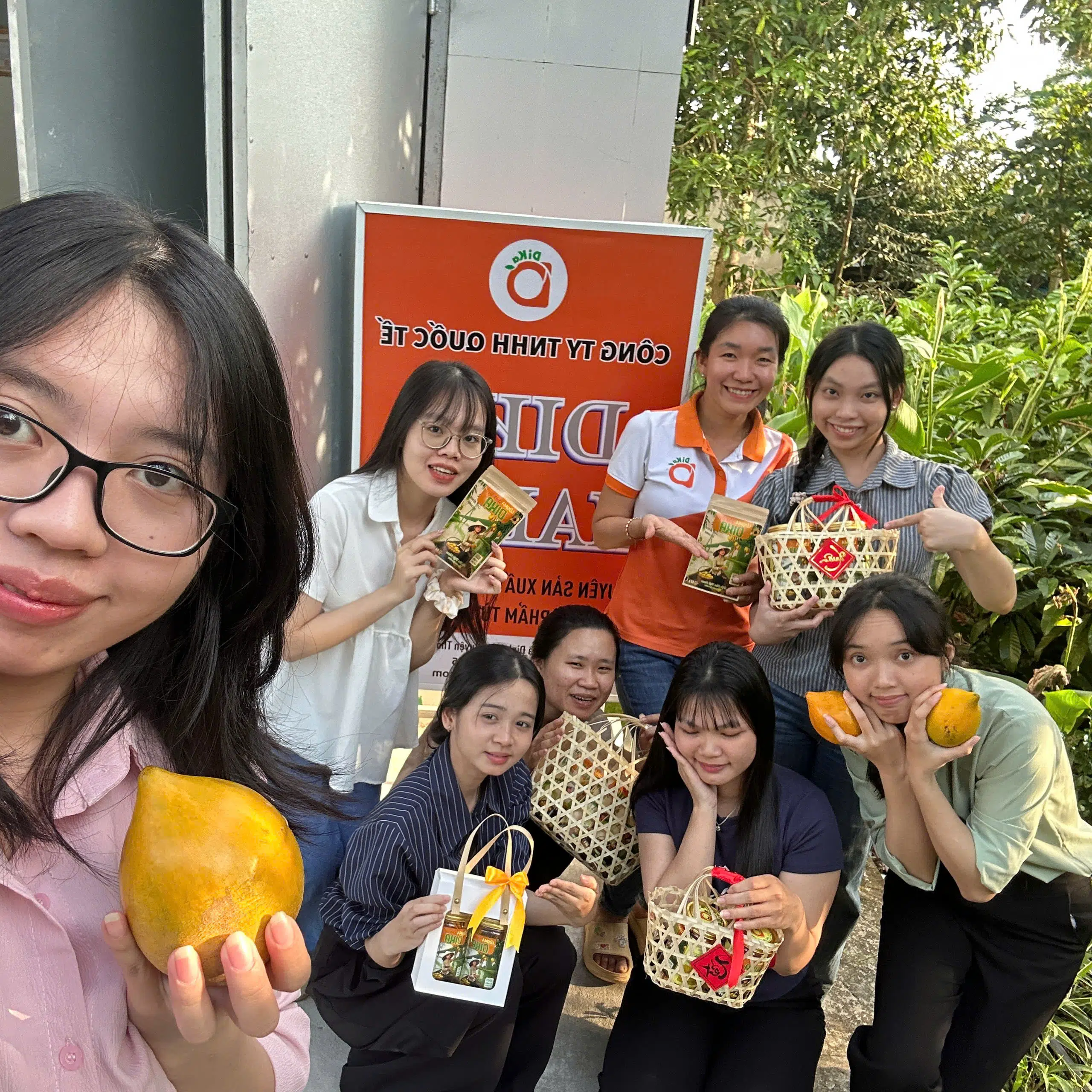 Đầu năm không đi xa, tụi mình về vườn Lêkima nè