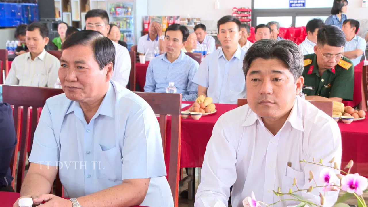 LỄ BÀN GIAO ĐIỂM GIỚI THIỆU VÀ BÁN SẢN PHẨM OCOP CỦA XÃ TRƯỜNG THÀNH