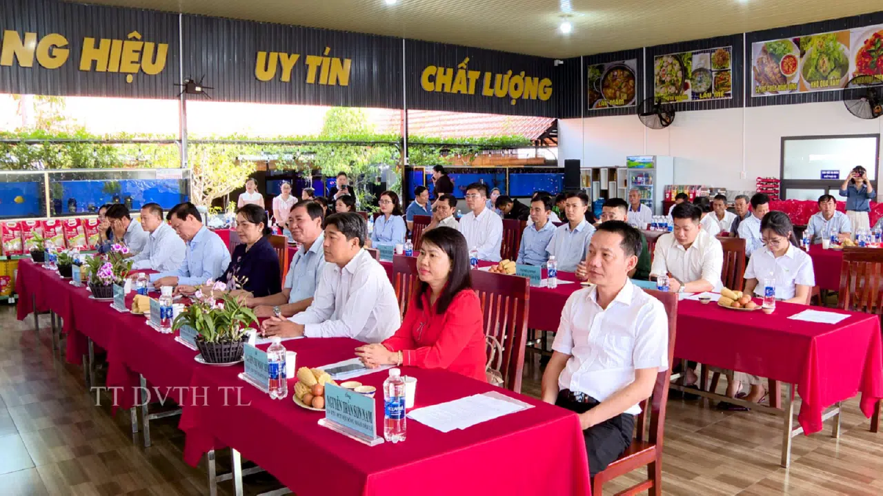 LỄ BÀN GIAO ĐIỂM GIỚI THIỆU VÀ BÁN SẢN PHẨM OCOP CỦA XÃ TRƯỜNG THÀNH