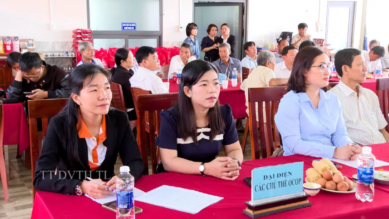 LỄ BÀN GIAO ĐIỂM GIỚI THIỆU VÀ BÁN SẢN PHẨM OCOP CỦA XÃ TRƯỜNG THÀNH